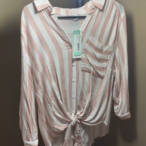 NWT Vixbe Thompkins Tie front top